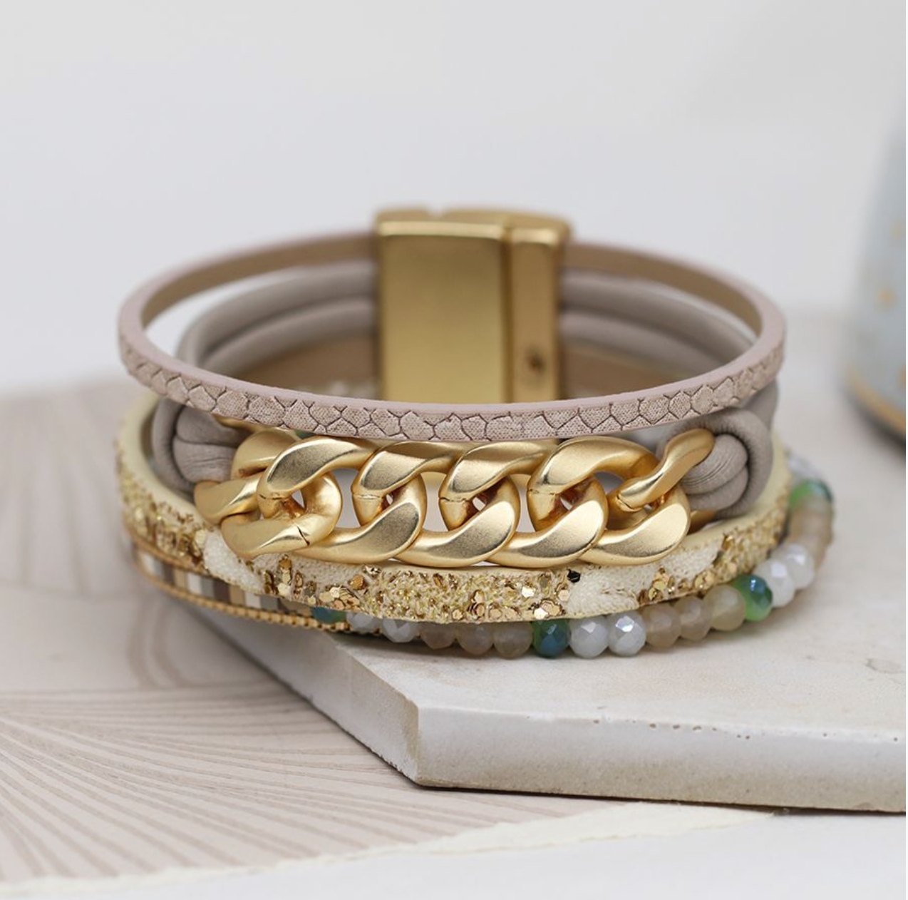 Taupe mix leather bracelet with chunky golden chain