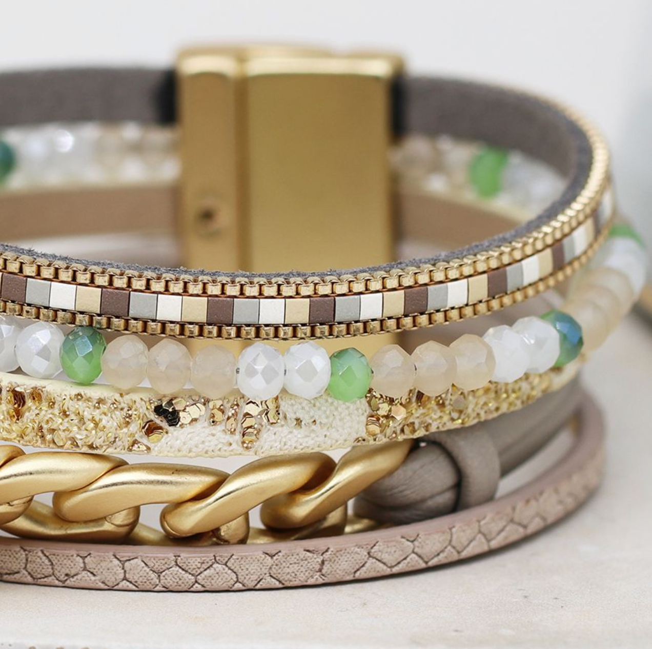 Taupe mix leather bracelet with chunky golden chain