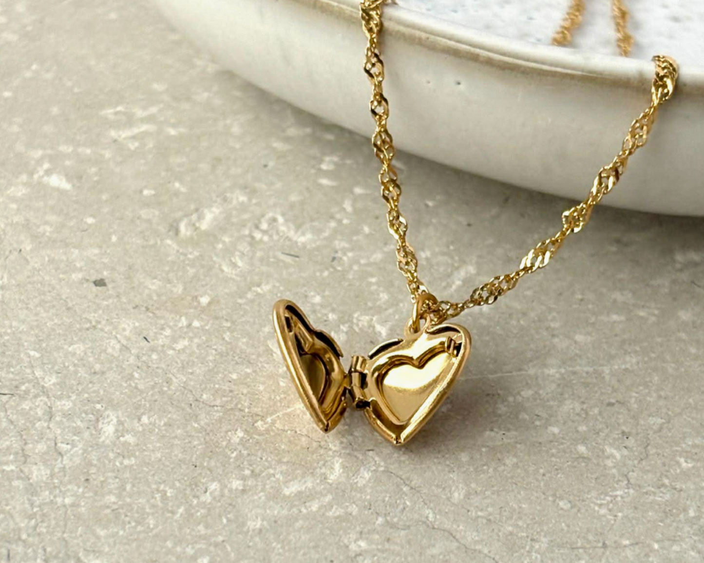 Vintage Style Gold Tone Heart Locket Necklace
