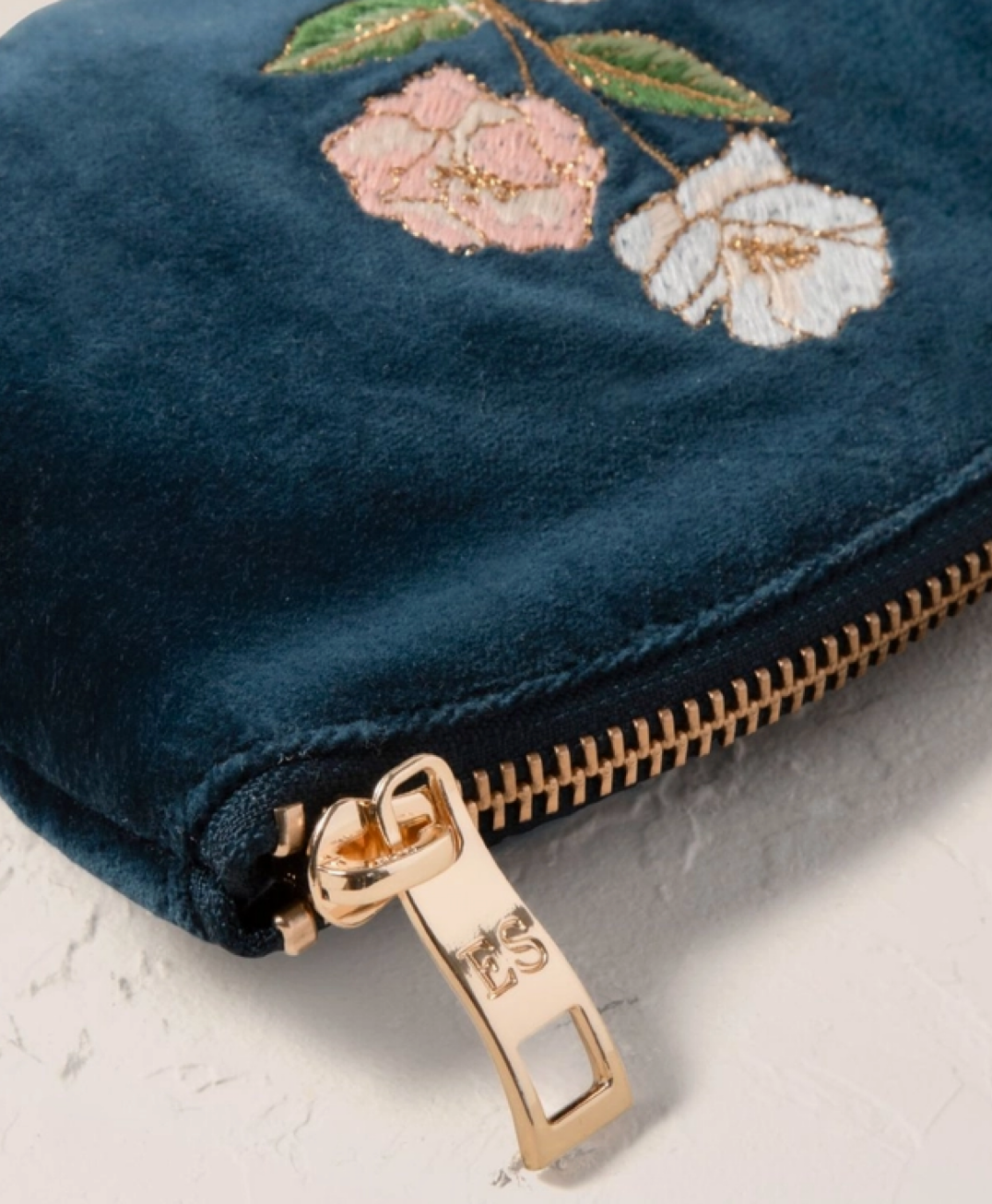 Elizabeth Scarlett Wild Rose Coin Purse | Velvet Zip Pouch