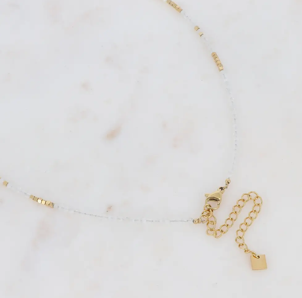White Agate | Freshwater Pearl | Gold Tone Bead Necklace