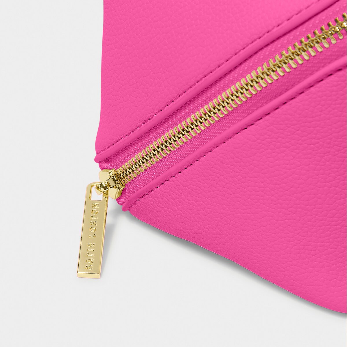 Katie Loxton | Medium Makeup And Wash bag in Magenta