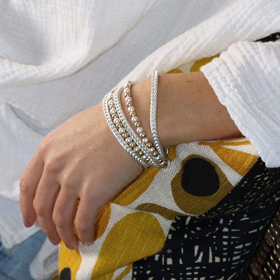 Silver plated chain and mixed golden/silver bead bracelet