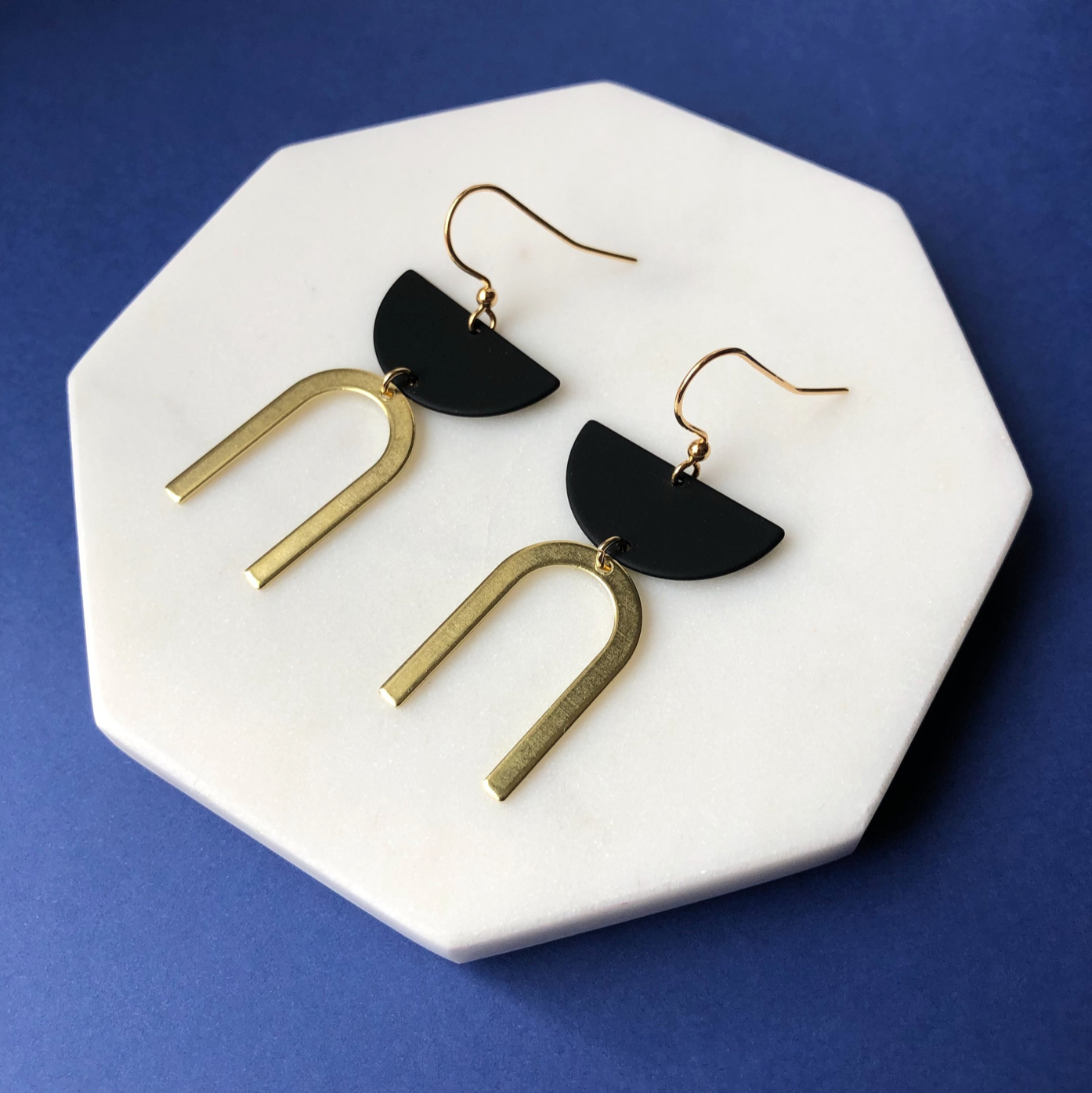 Luna Arch Drop Earrings - Black