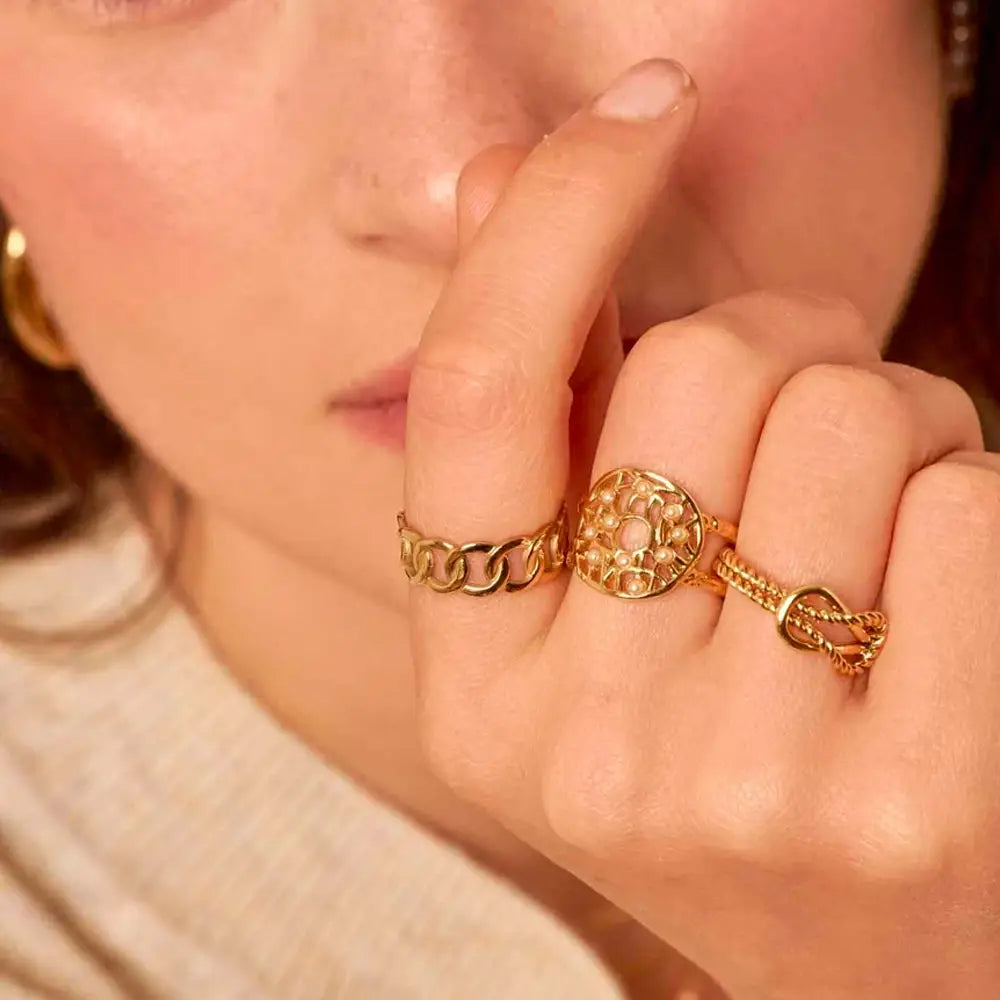 Gold link adjustable ring on model