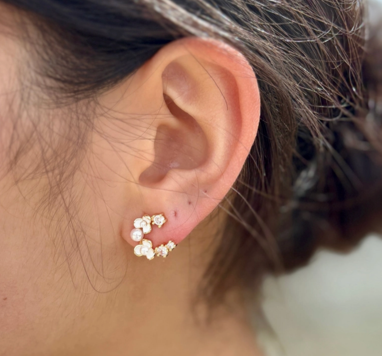 Pearl & Flower Curved Stud Earrings