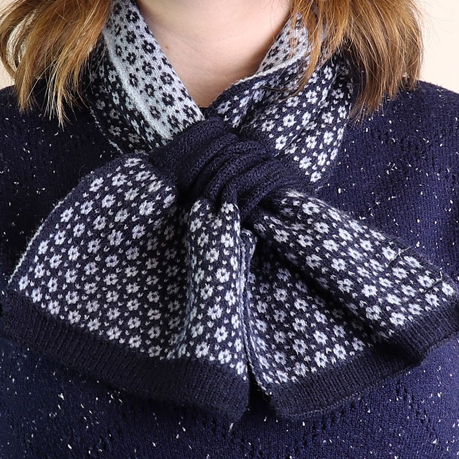 Navy & Blue Ditsy Flowers pull through scarf