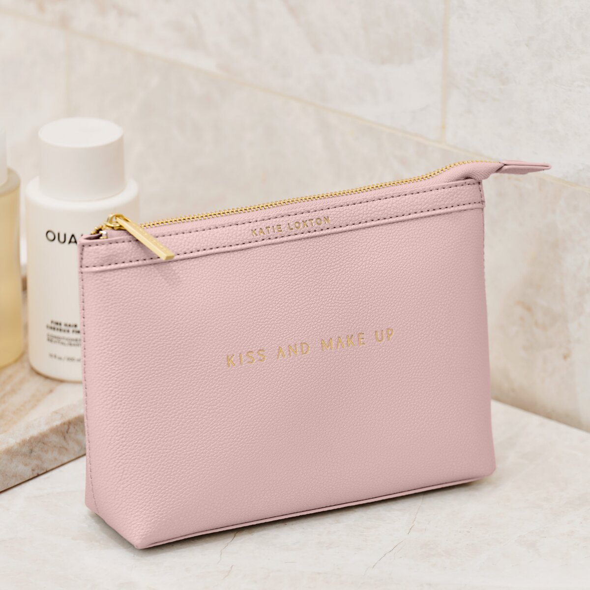 Katie Loxton | Sentiment Makeup Bag 'Kiss and Make Up' in Pink