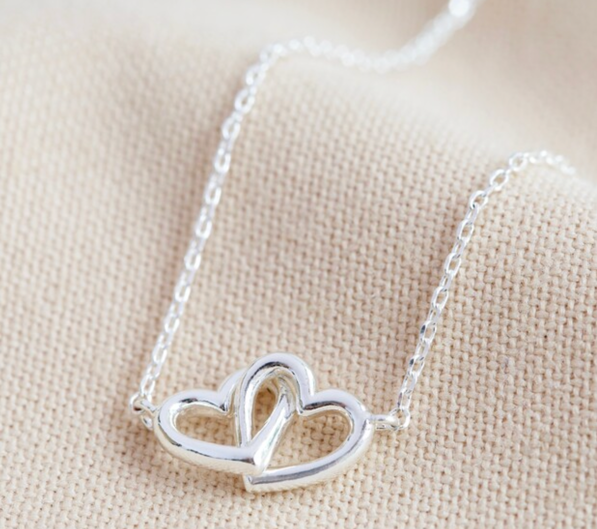 Interlocking hearts pendant necklace