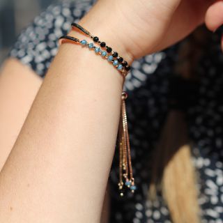 Adjustable bracelet with blue beads & rose gold bar